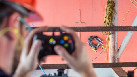 VersaTrax M-Series Crawlers Can Climb Vertical Surfaces