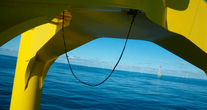 Inspection des soudures d'un joint en T sur une tour d'éolienne offshore